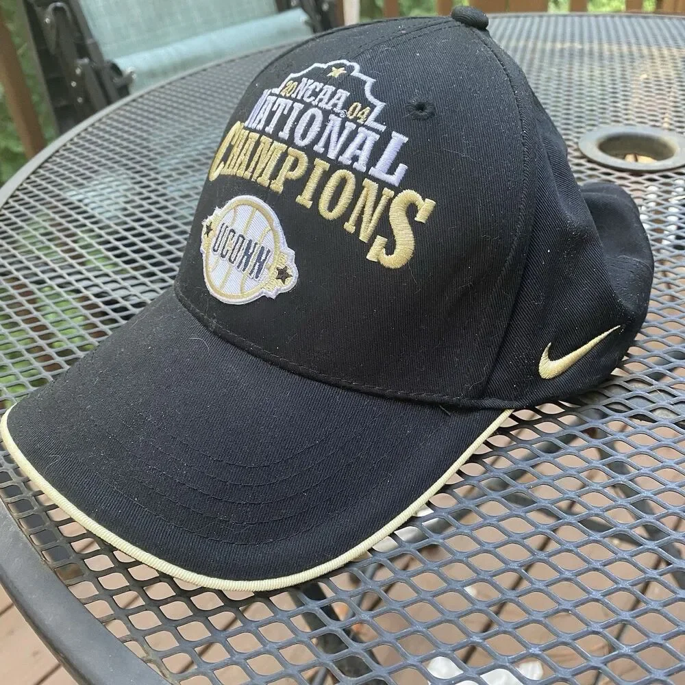 UConn Huskies Hat Nike NCAA 2004 National Champions Black Locker Room OSFA Cap